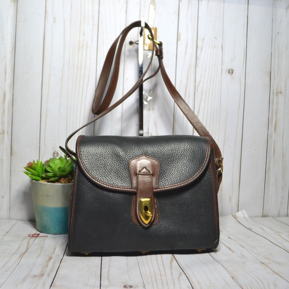 Vintage Dooney and Bourke Crossbody Essex Bag